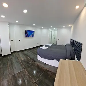  Apartment Estudio Recien Reformado En 1 Linea Playa